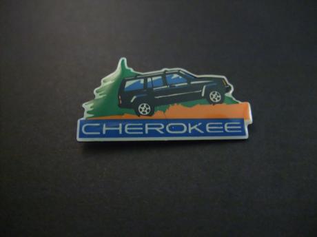Jeep Cherokee terreinwagen in de bergen